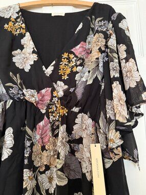 NWT Kiyonna Florence Flutter Sleeve Blouse - Midnight Peony Print - 2x Plus Size
